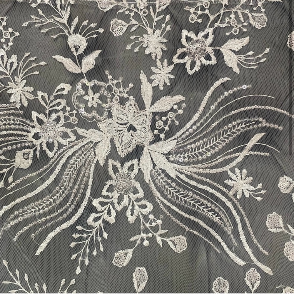 TABLE RUNNER - Picture 3 of 5